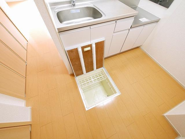 フォンテーヌ　Ｎ－Ⅴのキッチン|調味料などが収納できます