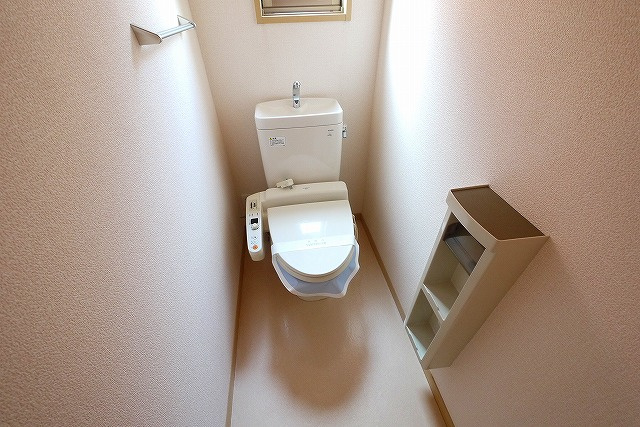 ベラ　カーサのトイレ|落ち着いた色調のトイレです