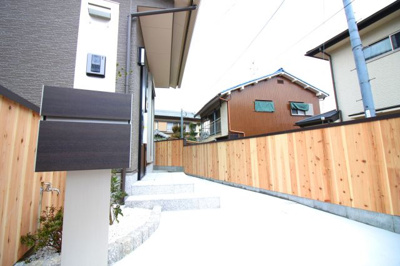 【外観：施工例】 | 伏見区醍醐柏森町　新築戸建　2区画 | 同施工例【2号地写真】実際とは異なります。