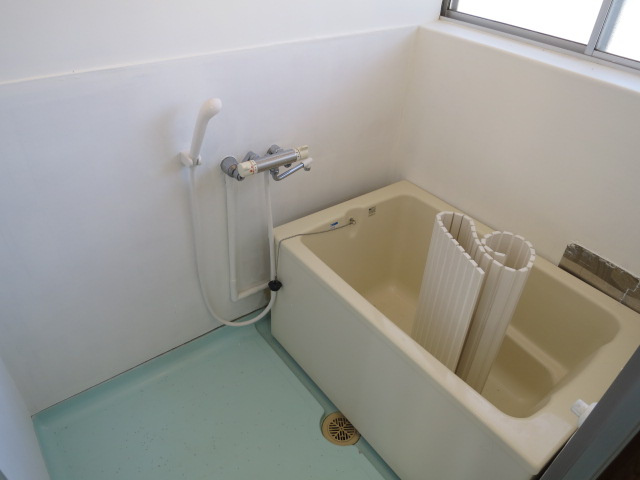 関町フラッツの浴室