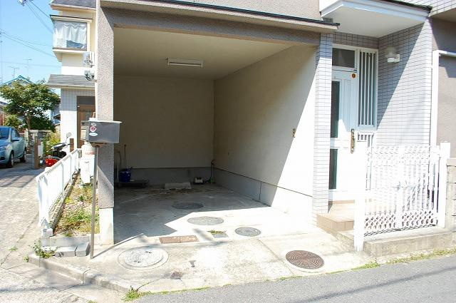 川添邸の駐車場|カースペースがあります