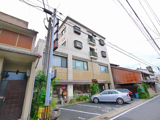 マンションアモリーノの外観