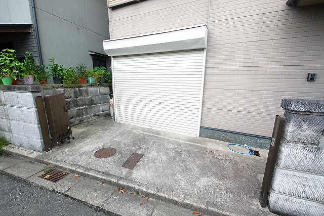 シティ神殿Ⅲの駐車場