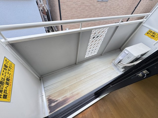 エステート龍の洋室