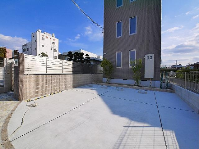 ヘーベルメゾン奈良女子大前の駐車場|カースペースがあります