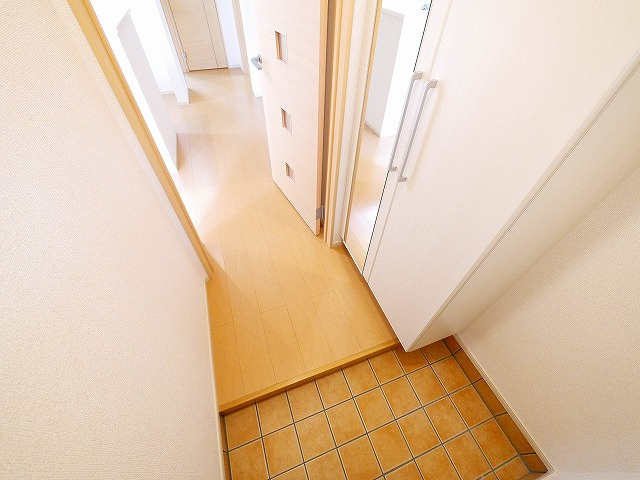 メテオール学園前の玄関|シンプルで使いやすい玄関です