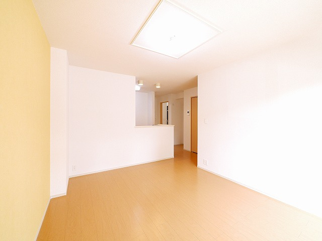 メテオール学園前の居間・リビング|居間です