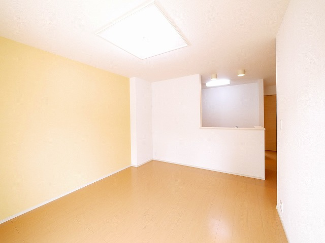 メテオール学園前の居間・リビング|ゆったり過ごせる居間です