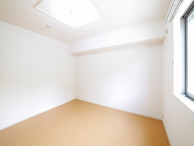 メテオール学園前の居間・リビング|リビングです