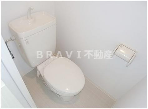 ラ・ジェラータ　BRAVI不動産のトイレ|【ラ・ジェラータ】シンプルで使いやすいトイレです