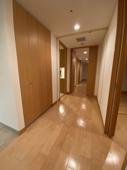 千代田区三番町の賃貸マンションの玄関