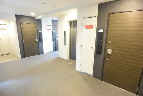 プレサンス堺筋本町駅前　BRAVI不動産のその他共用部分|【プレサンス堺筋本町駅前】廊下