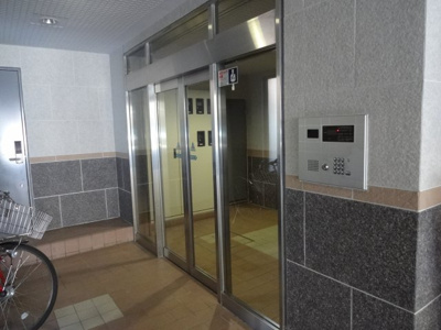 【エントランス】 | 三恵中田パレス