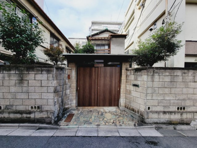 【外観】 | 若林貸家 | 若林貸家　希少な貸家！４Ｋの広々としたお部屋！専用庭有り！鶯谷駅から徒歩３分・日暮里駅から徒歩１０分・入谷駅から徒歩１３分の好立地！静かな環境です！