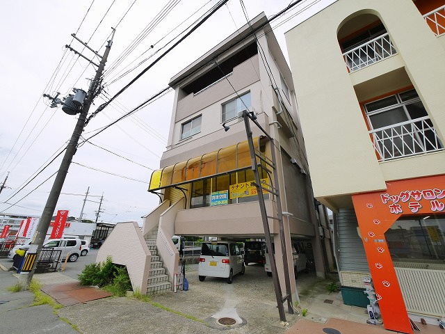 二条大路店舗の外観