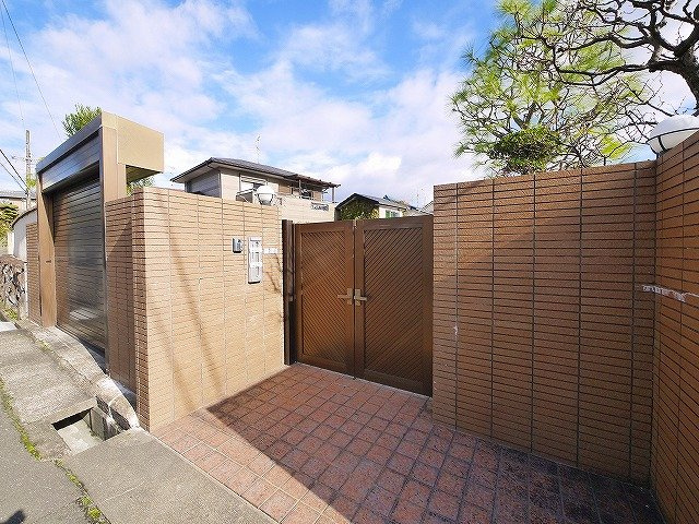 登美ヶ丘平屋借家のエントランス