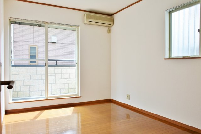 ソレイユ壱番館の洋室