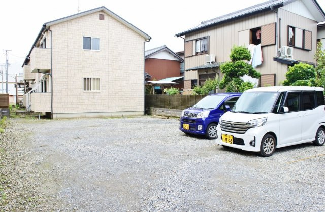 ソレイユ壱番館の駐車場