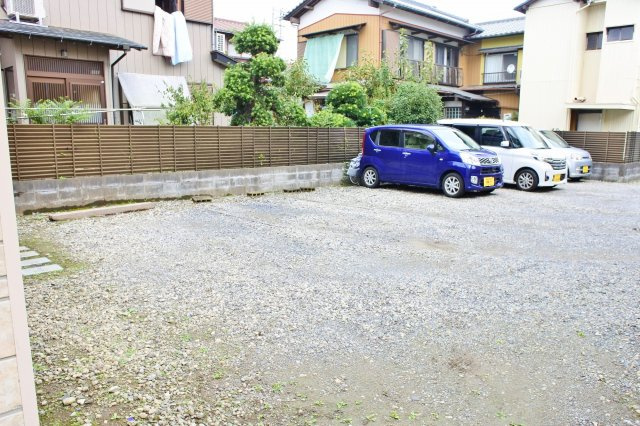 ソレイユ壱番館の駐車場