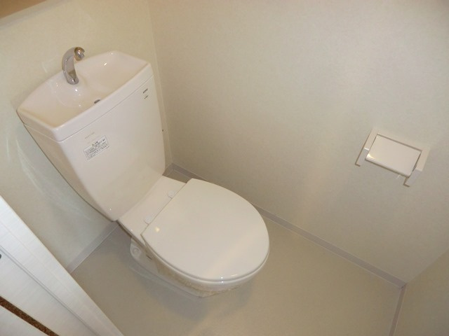 ウィスタリア三国のトイレ