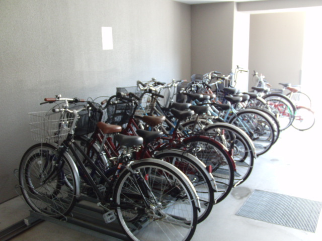 ウィスタリア三国のその他共用部分|駐輪場