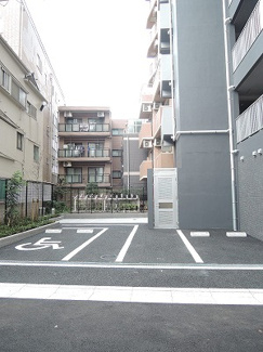 【駐車場】