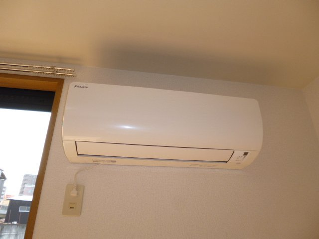 プチプラージュBの設備|エアコン