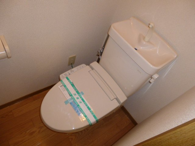 プチプラージュBのトイレ|ウォシュレット
