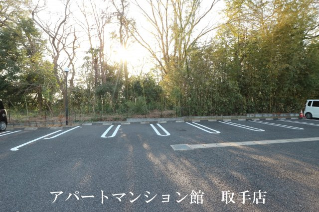 パーク・ヒルズ利根壱番館の駐車場