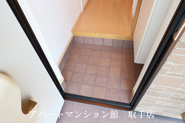 パーク・ヒルズ利根壱番館の玄関