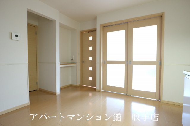 パーク・ヒルズ利根壱番館の居間・リビング