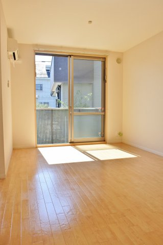 ブルースカイコートの居間・リビング