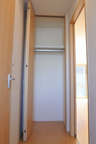 ブルースカイコートの収納|玄関すぐの収納です！