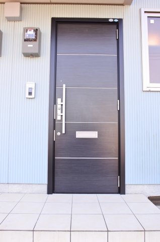 ブルースカイコートの玄関