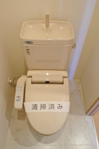 ブルースカイコートのトイレ|シャワー付温便座！