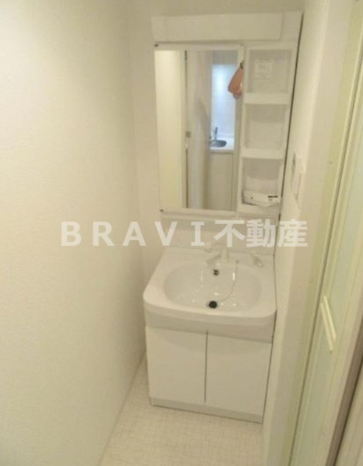 S-RESIDENCE緑橋駅前（エスレジデンス緑橋駅前）　BRAVI不動産の独立洗面台|【S-RESIDENCE緑橋駅前】独立洗面化粧台が付いています