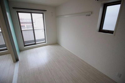 【居間・リビング】 | Blanc Rocco | 角部屋になるので明るいですよ。