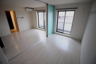 【寝室】 | Blanc Rocco | スクリーンフォールで間仕切りをしても明るいです。