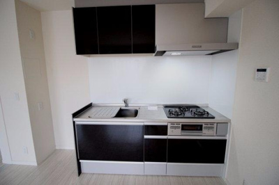 【設備】 | Blanc Rocco | ３口ガスコンロのシステムキッチン（グリル付き）