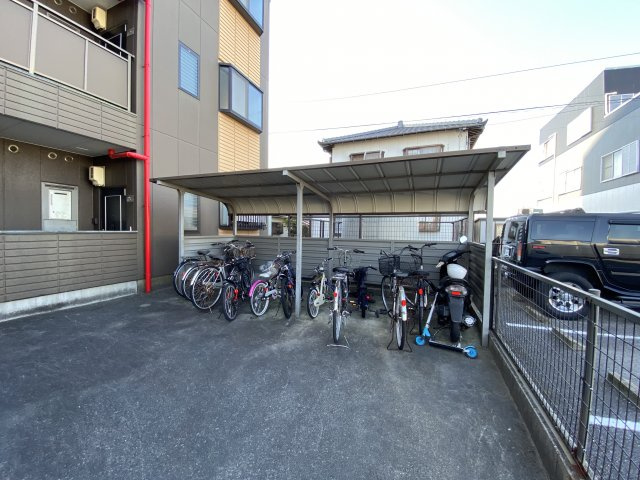 ヴィブレ司の駐車場