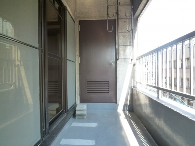 大阪市浪速区戎本町１丁目の賃貸マンションの庭
