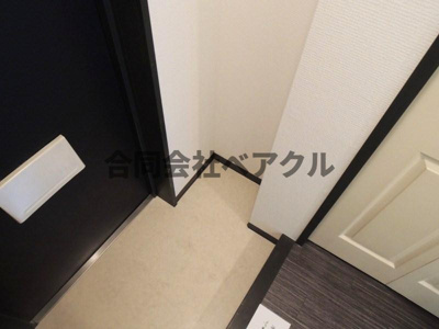 【玄関】 | ソルフィー山科 | 収納もある玄関です
