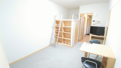 【居間・リビング】 | 湊町ＬＡ１ | 造り付ベットタイプのお部屋です。