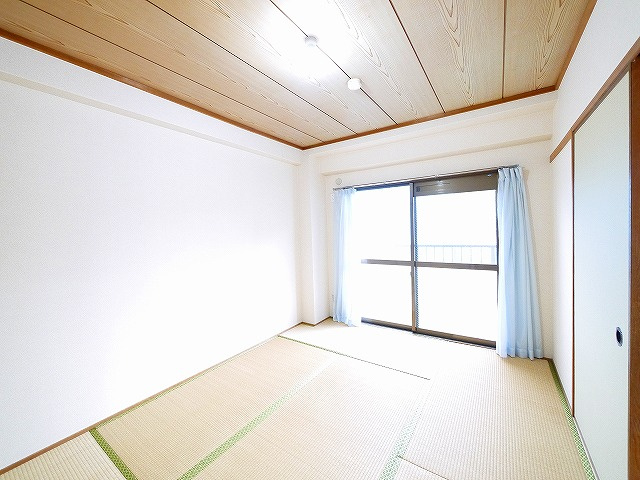 グレースコーポ東生駒の和室|和室がひろがる居住スペース