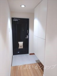広島市安佐北区落合１丁目の賃貸マンションの玄関|大型シューズボックスあり