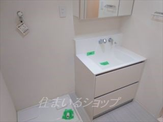 広島市安佐北区落合１丁目の賃貸マンションの洗面所|２面鏡付きシャンプードレッサー