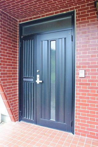 東金貸家の玄関