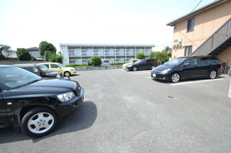 【駐車場】