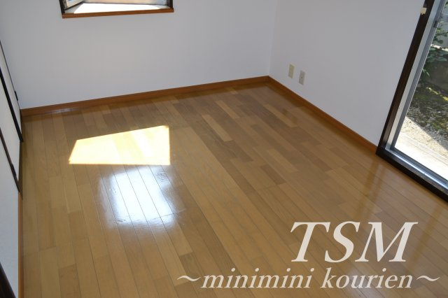 フェニックスハイツＣ棟の洋室|床は人気のフローリング