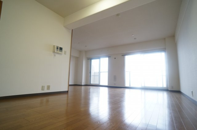 ジャルダン宝塚中山台弐番館Ｂ棟の居間・リビング